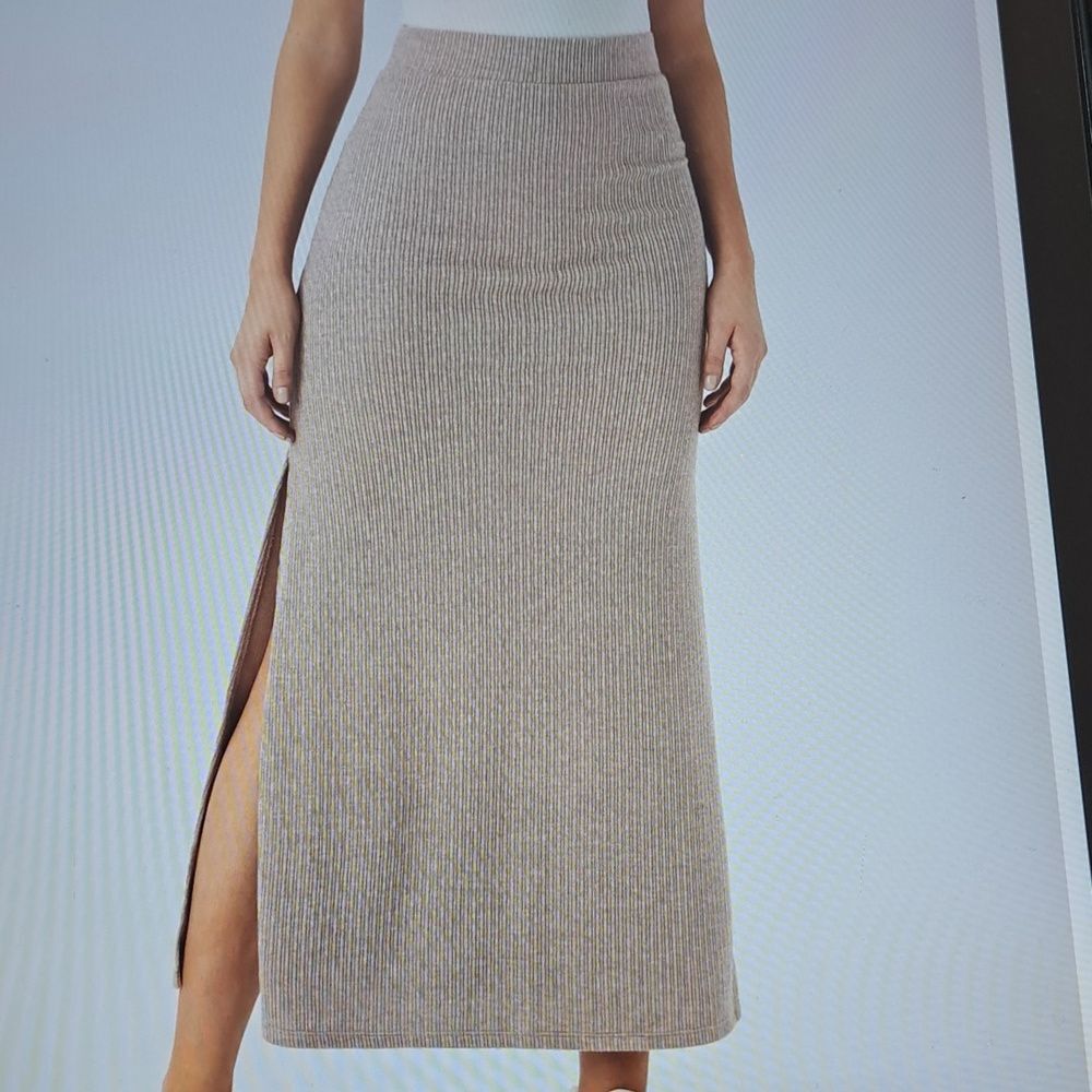XLARGE HALARA RIBBED SPLIT HEM MAXI SKIRT